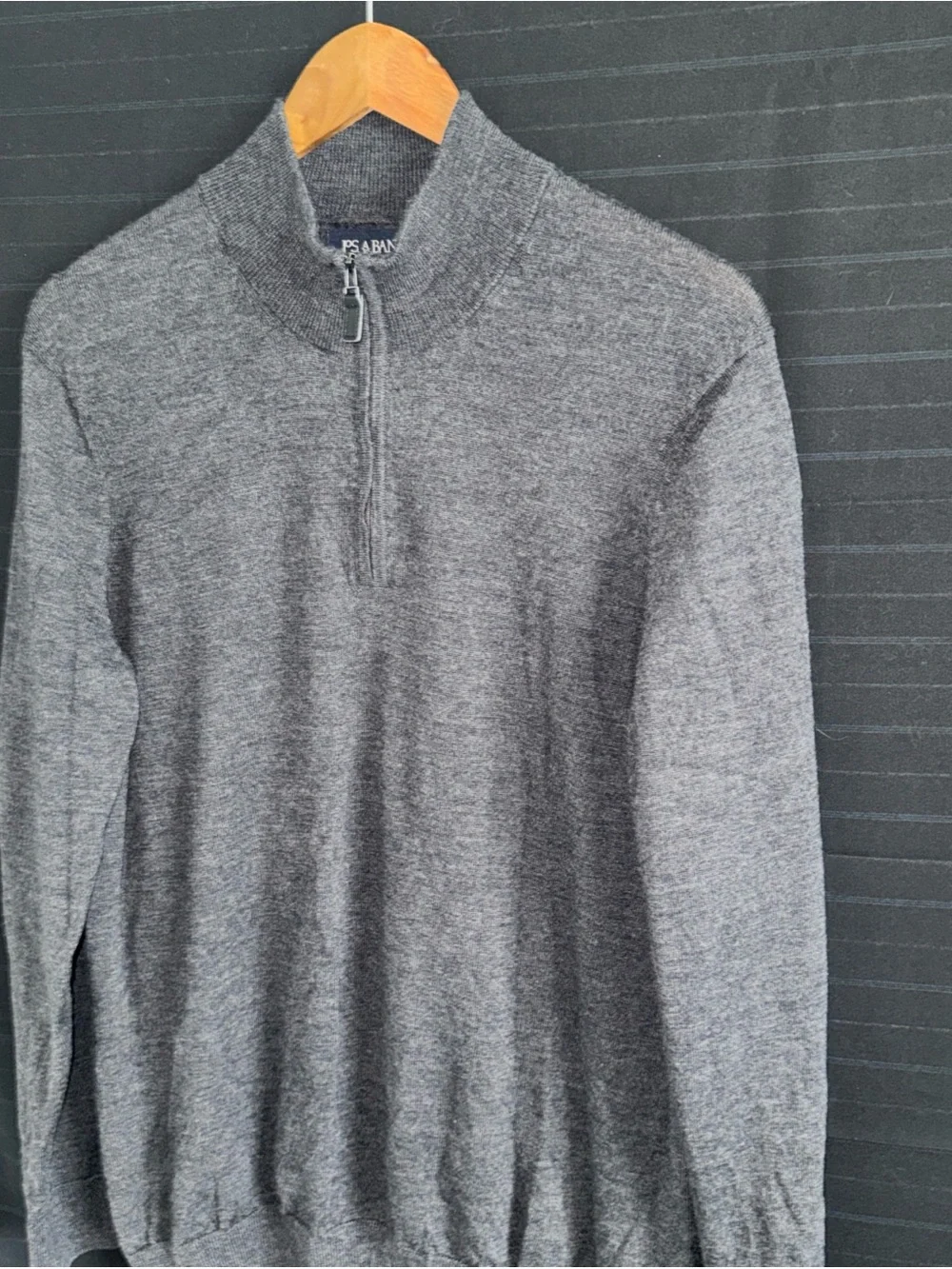 Jos A Bank Merino Wool Charcoal Gray 1/4 Zip Sweater Mens Tailored Fit Large
